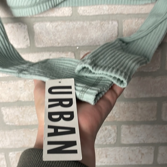 NWT Out From Under Urban cropped ribbed shirt size XS - Picture 4 of 9